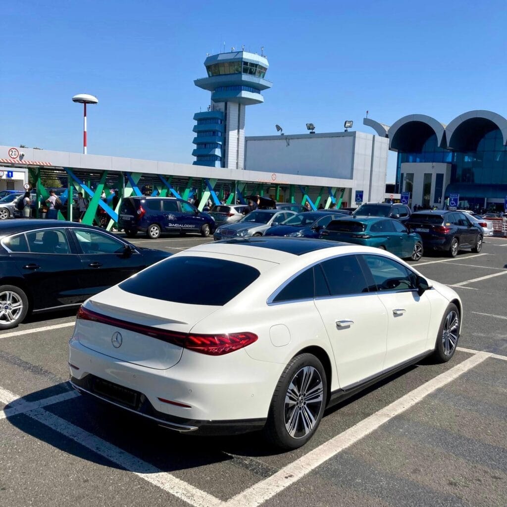 Inchiria masina direct din aeroport Otopeni parcare Drive24
