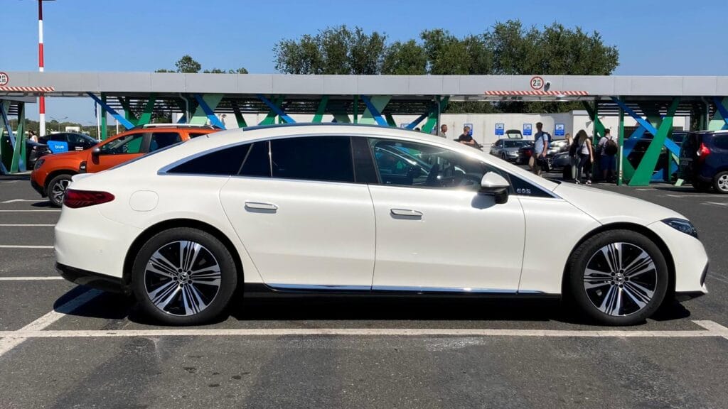 Inchiria masina direct din aeroport Otopeni parcare Drive24